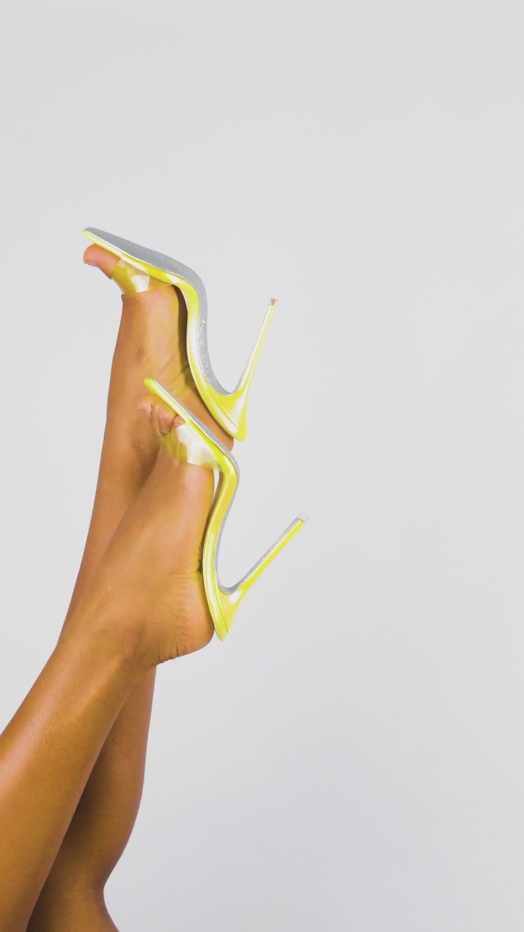 Statement mules in limon ice leather with minimal clear strap for a fresh summer look