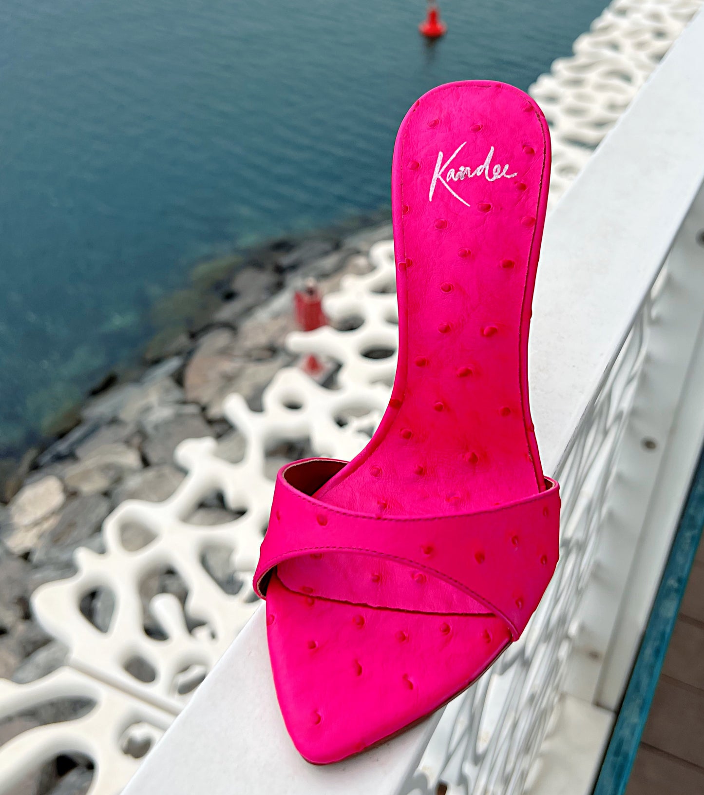 ROSE SHOCKING OSTRICH MULE