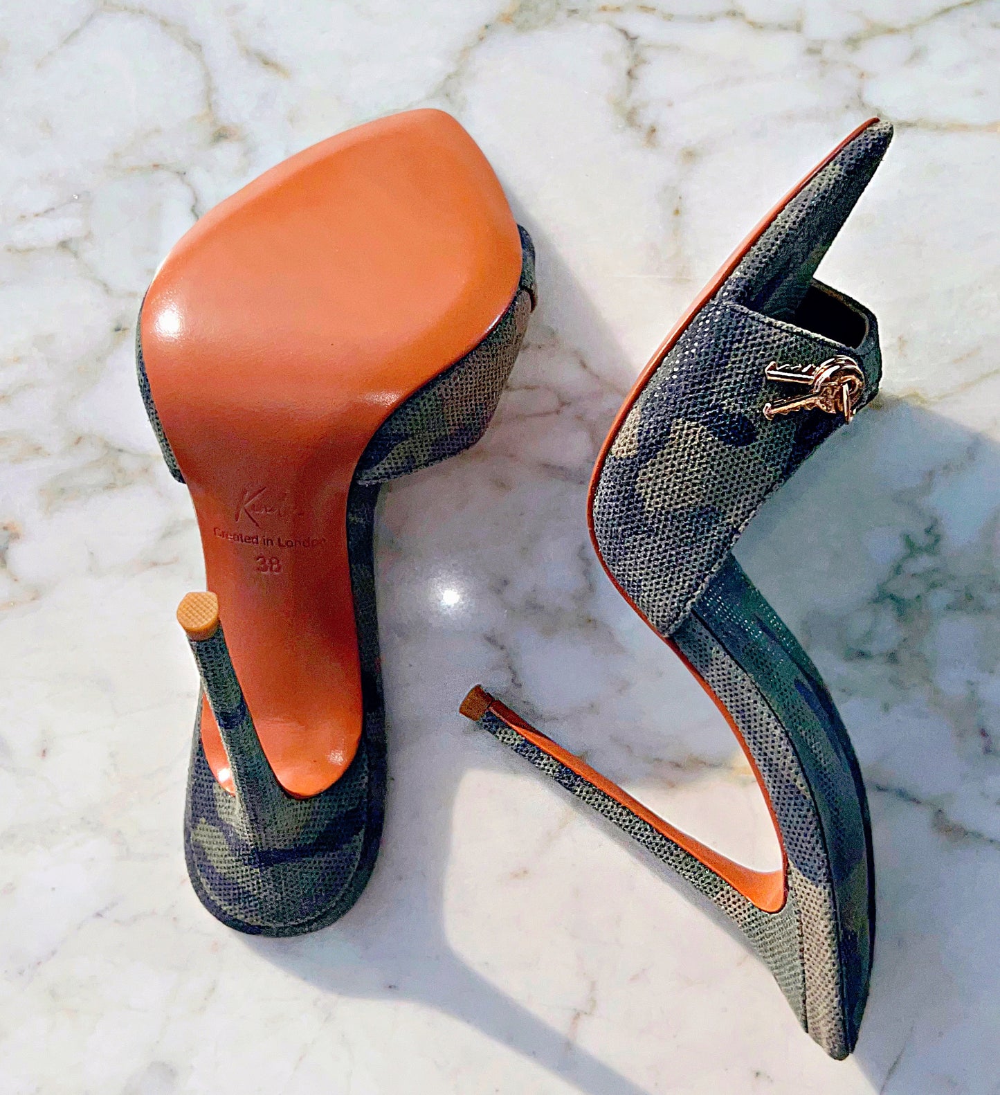 CAMOUFLAGE LEATHER PAD-LOCK MULES